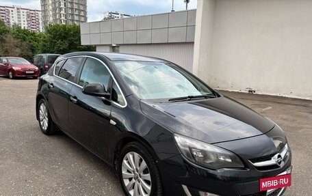 Opel Astra J, 2013 год, 900 000 рублей, 2 фотография