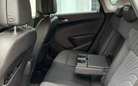 Opel Astra J, 2013 год, 900 000 рублей, 17 фотография