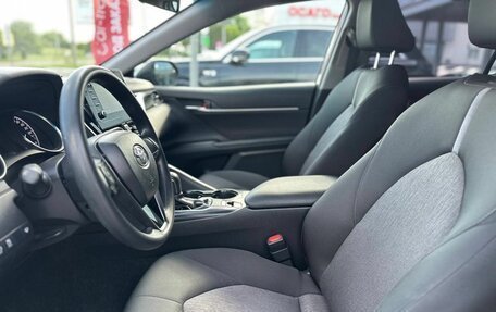 Toyota Camry, 2021 год, 2 600 000 рублей, 10 фотография