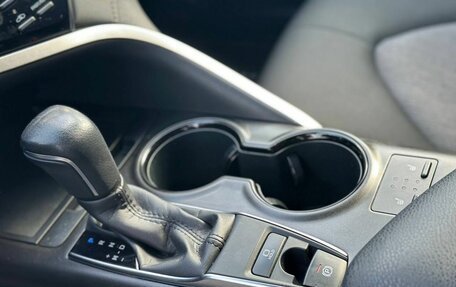 Toyota Camry, 2021 год, 2 600 000 рублей, 11 фотография