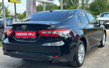 Toyota Camry, 2021 год, 2 600 000 рублей, 5 фотография