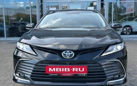 Toyota Camry, 2021 год, 2 600 000 рублей, 3 фотография
