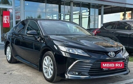 Toyota Camry, 2021 год, 2 600 000 рублей, 4 фотография