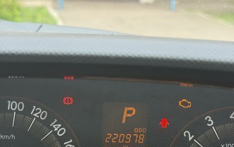 Toyota Ractis II, 2010 год, 600 000 рублей, 8 фотография