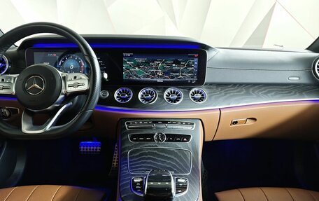 Mercedes-Benz E-Класс, 2018 год, 4 550 000 рублей, 15 фотография