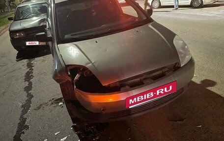 Ford Fiesta, 2003 год, 170 000 рублей, 3 фотография