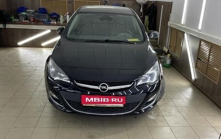 Opel Astra J, 2013 год, 800 000 рублей, 2 фотография