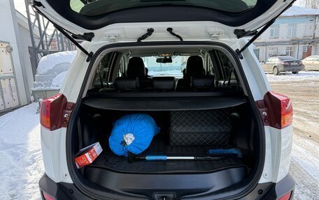 Toyota RAV4, 2015 год, 2 650 000 рублей, 8 фотография