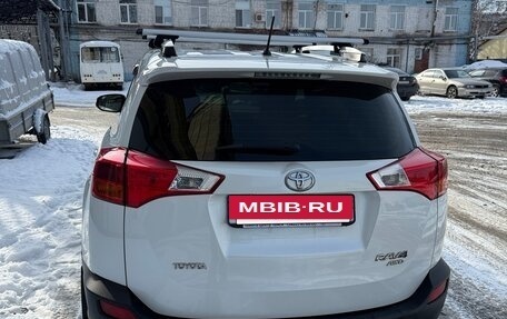 Toyota RAV4, 2015 год, 2 650 000 рублей, 4 фотография