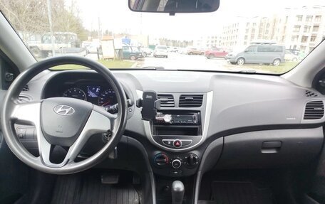 Hyundai Solaris II рестайлинг, 2012 год, 500 000 рублей, 12 фотография