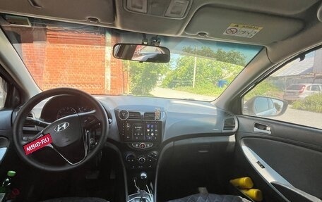 Hyundai Solaris II рестайлинг, 2012 год, 615 000 рублей, 4 фотография