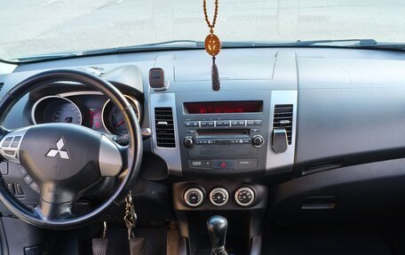 Mitsubishi Outlander III рестайлинг 3, 2008 год, 1 099 999 рублей, 10 фотография