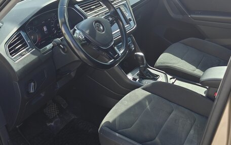 Volkswagen Tiguan II, 2017 год, 2 400 000 рублей, 4 фотография
