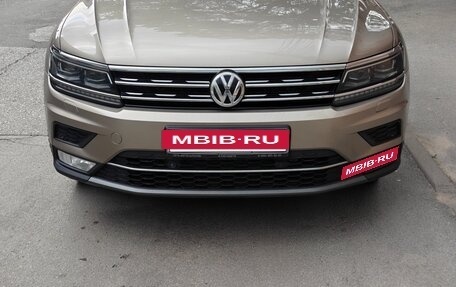 Volkswagen Tiguan II, 2017 год, 2 400 000 рублей, 6 фотография