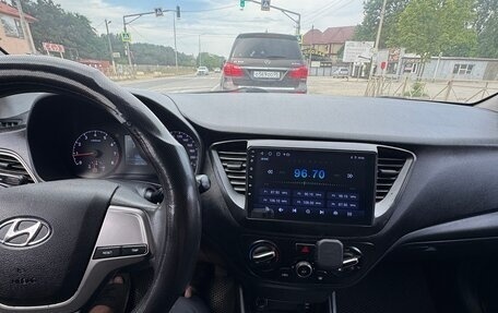 Hyundai Solaris II рестайлинг, 2019 год, 720 000 рублей, 10 фотография