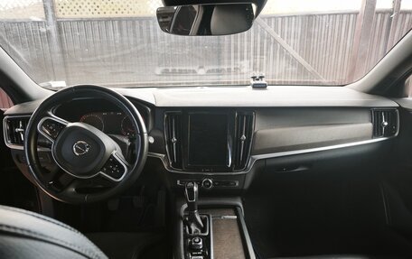 Volvo V90 Cross Country I рестайлинг, 2018 год, 3 200 000 рублей, 13 фотография