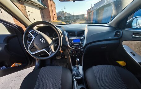 Hyundai Solaris II рестайлинг, 2011 год, 820 000 рублей, 5 фотография