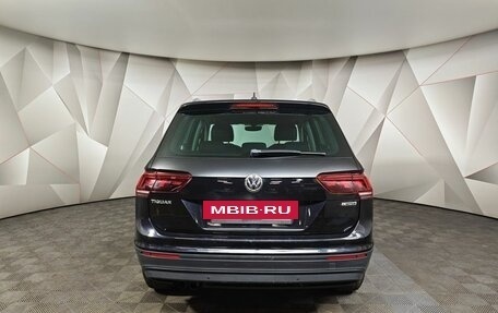 Volkswagen Tiguan II, 2018 год, 2 643 000 рублей, 8 фотография