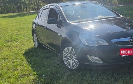 Opel Astra J, 2011 год, 520 000 рублей, 3 фотография