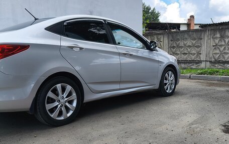 Hyundai Solaris II рестайлинг, 2013 год, 800 000 рублей, 8 фотография