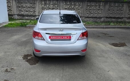 Hyundai Solaris II рестайлинг, 2013 год, 800 000 рублей, 9 фотография
