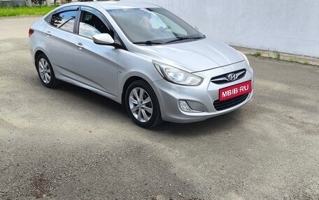 Hyundai Solaris II рестайлинг, 2013 год, 800 000 рублей, 7 фотография