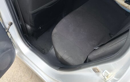 Hyundai Solaris II рестайлинг, 2013 год, 800 000 рублей, 17 фотография