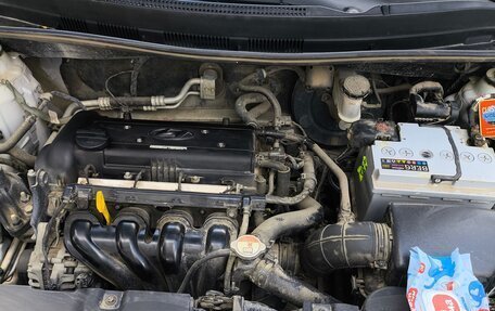 Hyundai Solaris II рестайлинг, 2013 год, 800 000 рублей, 25 фотография