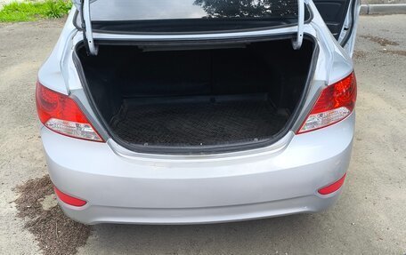 Hyundai Solaris II рестайлинг, 2013 год, 800 000 рублей, 23 фотография