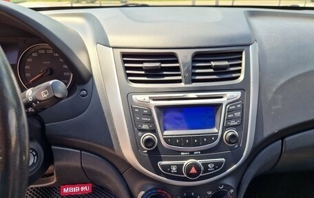 Hyundai Solaris II рестайлинг, 2012 год, 710 000 рублей, 19 фотография