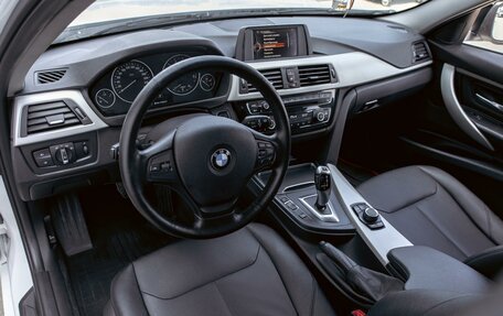 BMW 3 серия, 2015 год, 1 895 000 рублей, 13 фотография