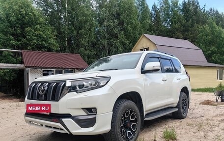 Toyota Land Cruiser Prado 150 рестайлинг 2, 2019 год, 7 300 000 рублей, 8 фотография