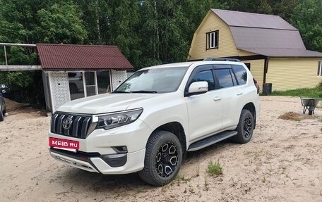 Toyota Land Cruiser Prado 150 рестайлинг 2, 2019 год, 7 300 000 рублей, 6 фотография