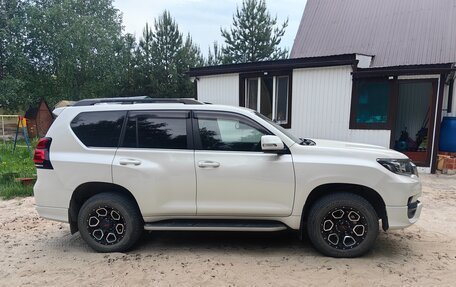 Toyota Land Cruiser Prado 150 рестайлинг 2, 2019 год, 7 300 000 рублей, 11 фотография