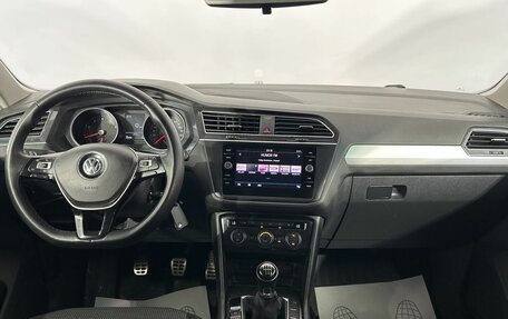 Volkswagen Tiguan II, 2018 год, 1 790 000 рублей, 18 фотография