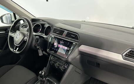 Volkswagen Tiguan II, 2018 год, 1 790 000 рублей, 19 фотография
