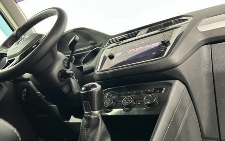 Volkswagen Tiguan II, 2018 год, 1 790 000 рублей, 23 фотография