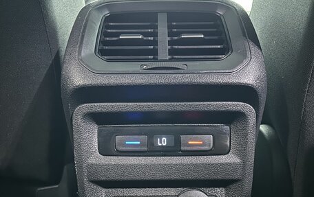 Volkswagen Tiguan II, 2018 год, 1 790 000 рублей, 24 фотография