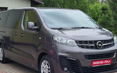 Opel Zafira Life I, 2020 год, 2 390 000 рублей, 1 фотография
