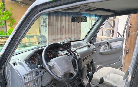 Mitsubishi Pajero III рестайлинг, 1994 год, 1 000 000 рублей, 10 фотография