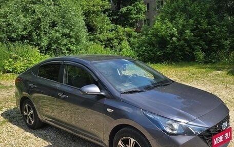 Hyundai Solaris II рестайлинг, 2021 год, 1 700 000 рублей, 2 фотография