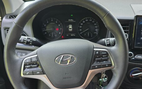 Hyundai Solaris II рестайлинг, 2021 год, 1 700 000 рублей, 12 фотография