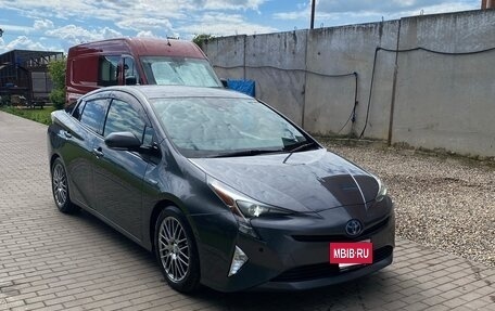 Toyota Prius IV XW50, 2018 год, 2 150 000 рублей, 2 фотография