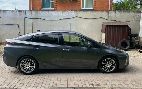 Toyota Prius IV XW50, 2018 год, 2 150 000 рублей, 12 фотография