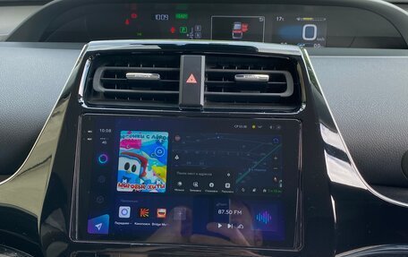 Toyota Prius IV XW50, 2018 год, 2 150 000 рублей, 11 фотография