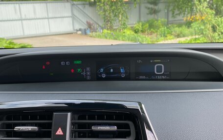 Toyota Prius IV XW50, 2018 год, 2 150 000 рублей, 10 фотография