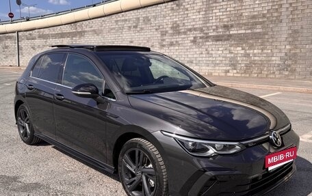 Volkswagen Golf VIII, 2021 год, 2 380 000 рублей, 2 фотография