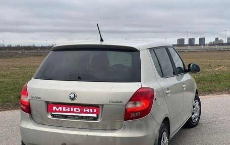 Skoda Fabia II, 2014 год, 125 000 рублей, 2 фотография