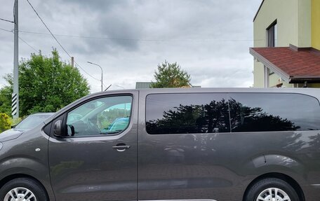 Opel Zafira Life I, 2020 год, 2 390 000 рублей, 4 фотография