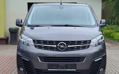 Opel Zafira Life I, 2020 год, 2 390 000 рублей, 2 фотография